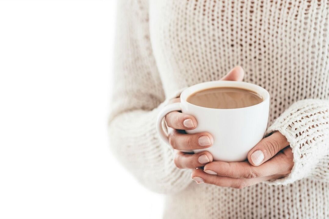 Un verre avec du café céto pour la perte de poids